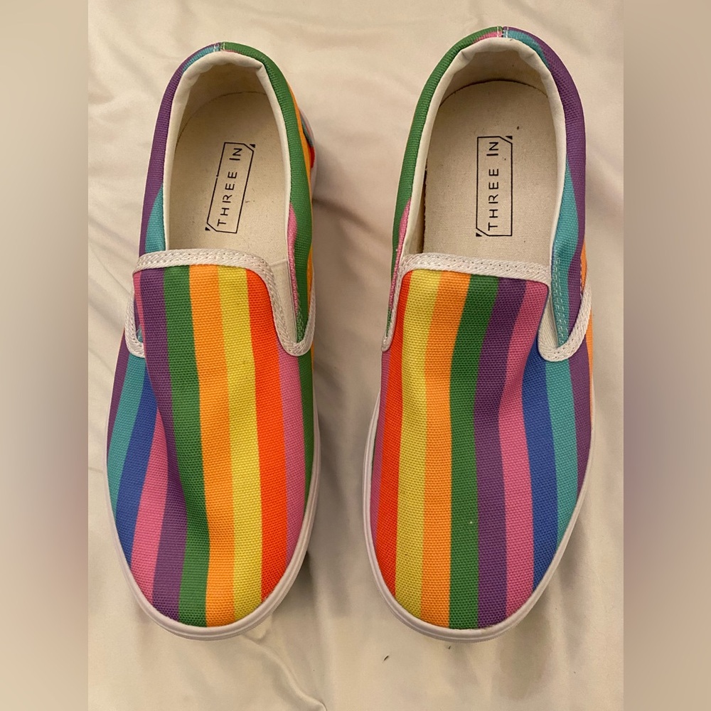 Uec three in brand canvas shoes. Size 8.5.